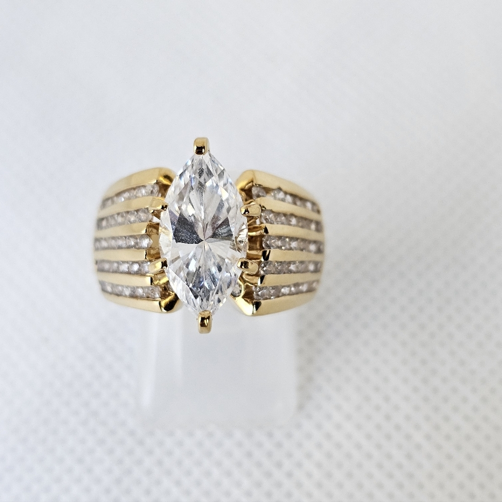 Victoria Wieck Absolute Diamond Simulant Ring 18kt Vermeil Size 6! - Picture 3 of 7